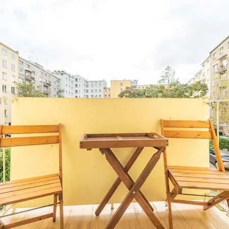 Apartment Tradycyjny 3city W Gdyni Z Parkingiem By Renters